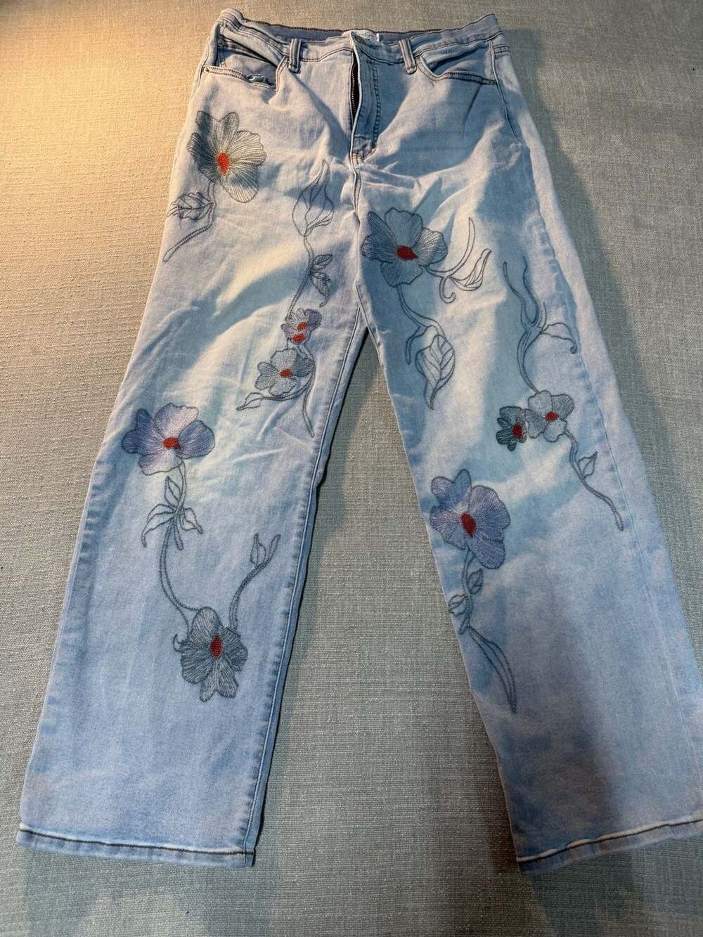 Jessica Simpson Zinnia Wide Leg Boyfriend Size 10 Embroidered Jeans